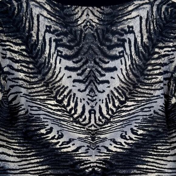 Christina Paris animal print tiger chain short sleeve stretch sweater Mobwife L - Picture 8 of 10